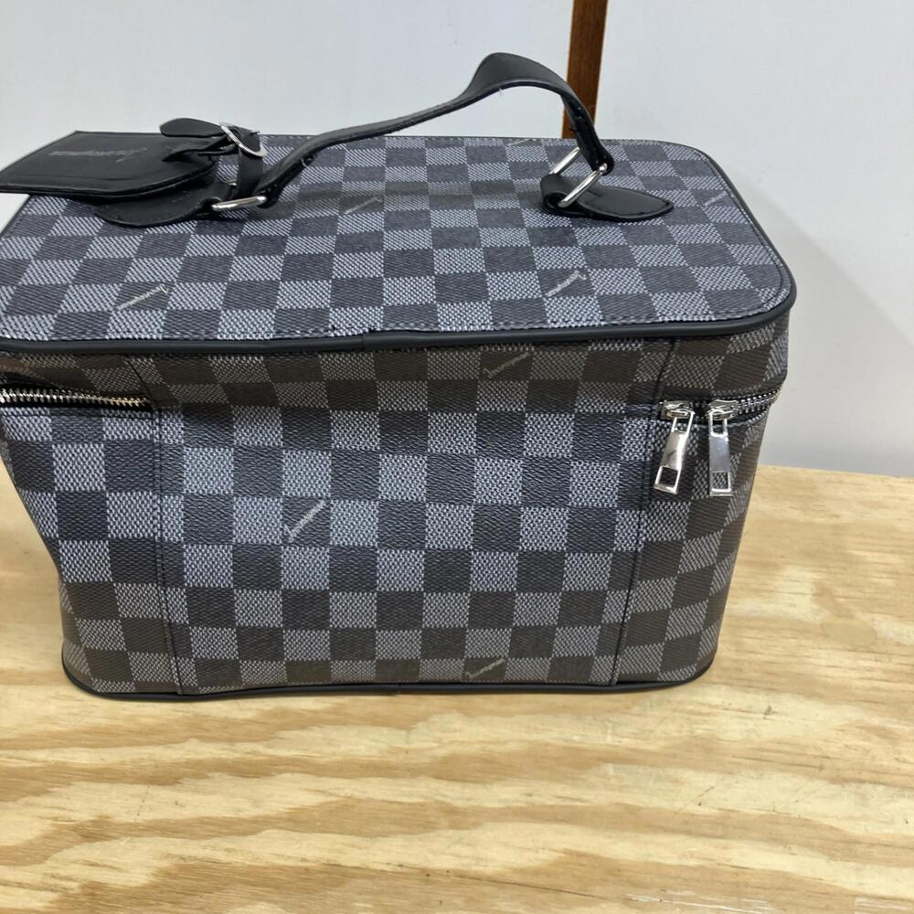 Journeyman Signature Checkered Gray Canvas Luggage Travel Makeup & Bathroom Bag - Picture 13 of 16